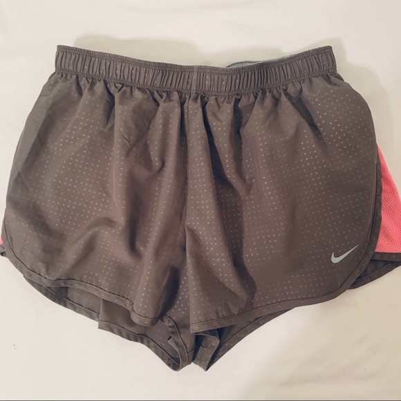 Nike Dri- fit women’s sports shorts size S - Picture 2 of 6